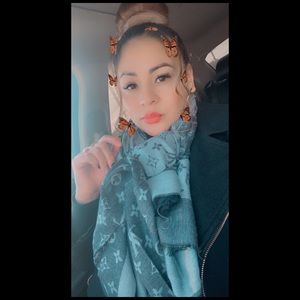 Meet your Posher, Miriam